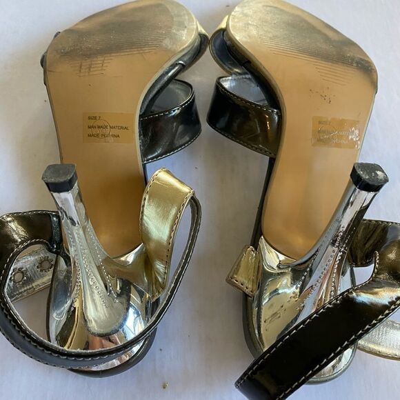 SIMONELLI Black and Gold Faux Patent Leather Heels Size 7 - Picture 3 of 6